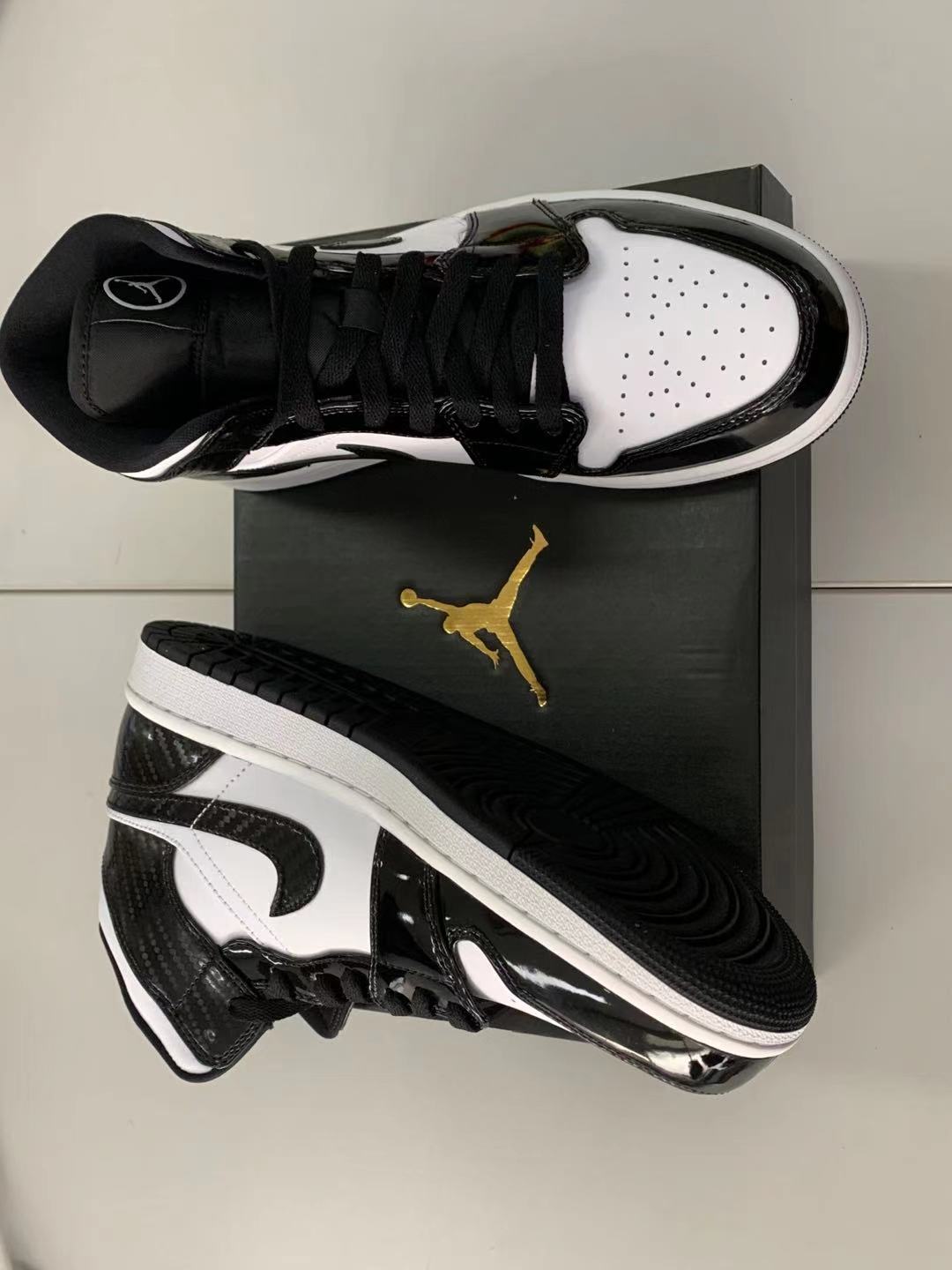 漆皮熊猫aj1(mid"all-star")黑白配色,俗称:熊猫配色